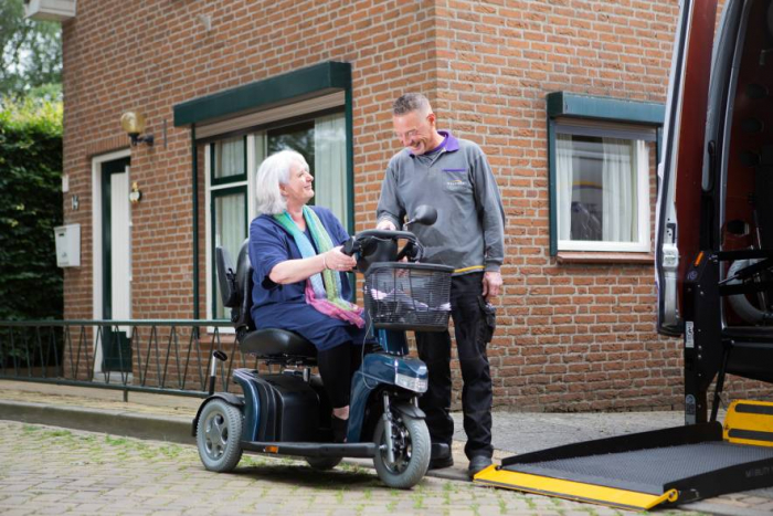 Scootmobiel vervoeren in een bus