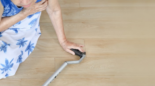 Val en dwaalalarm bij vallen in de slaapkamer