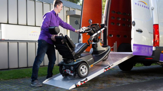 Elektrische scootmobiel afleveren