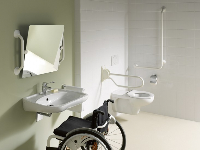 badkamer met invalide wastafel