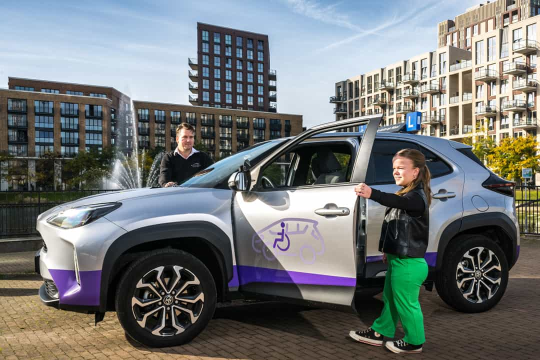 Rijschool voor mensen met een lichamelijke beperking